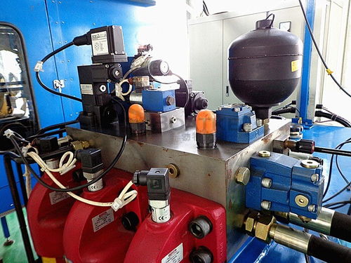 工程機(jī)械液壓系統(tǒng) 報(bào)價(jià)解析、知名廠家與液壓元件制造全攻略